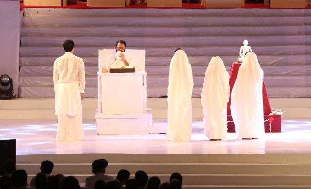 Aspirants receiving Atmarpit Diksha from Pujya Gurudevshri